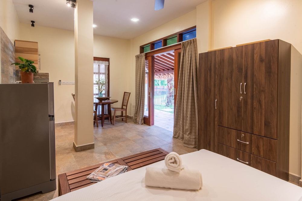 Royal Orchid Villa - Photo 10