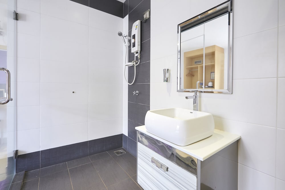 Standard Room - Photo 9