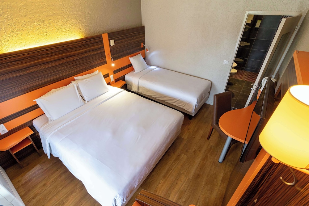 Superior Room, Multiple Beds - Photo 2