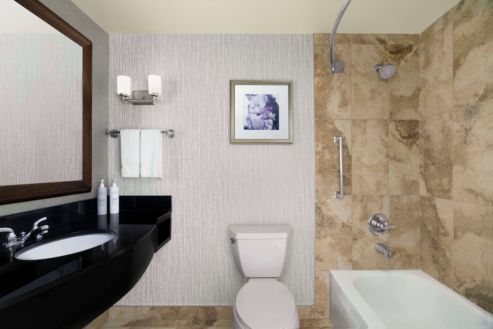 Standard Room thumbnail 6