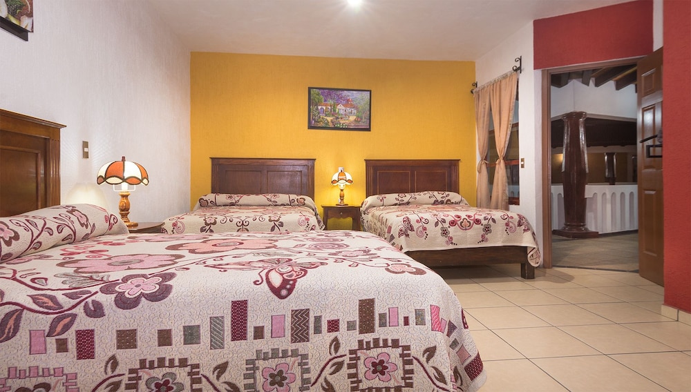 Deluxe Triple Room photo 3
