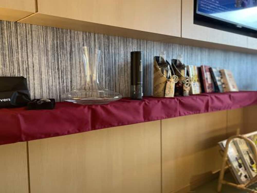 Wine Room, Non Smoking - Photo 3