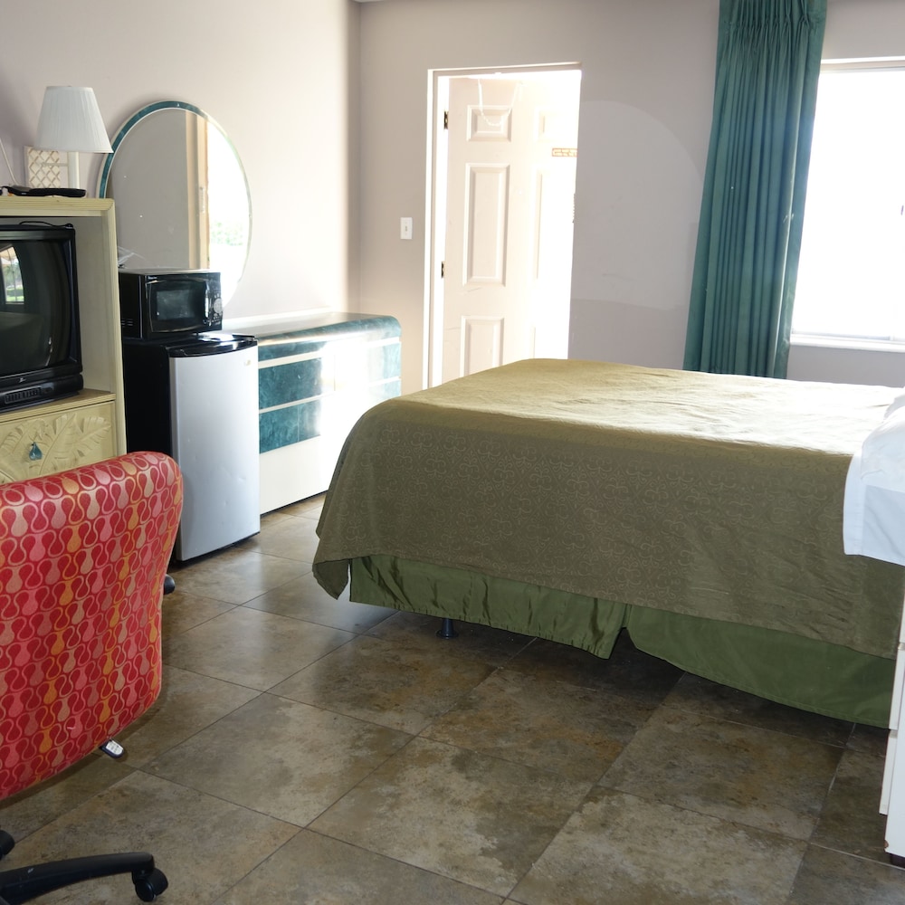 Single Room, 1 Double Bed, Smoking photo 3