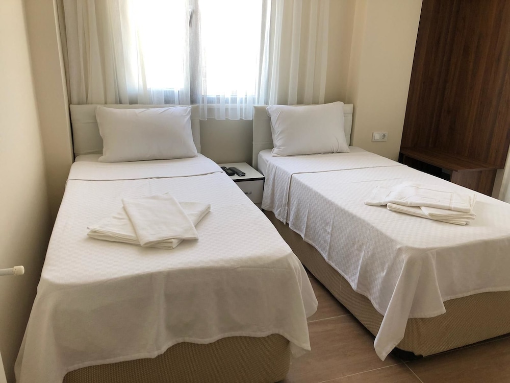 Double or Twin Room photo 3