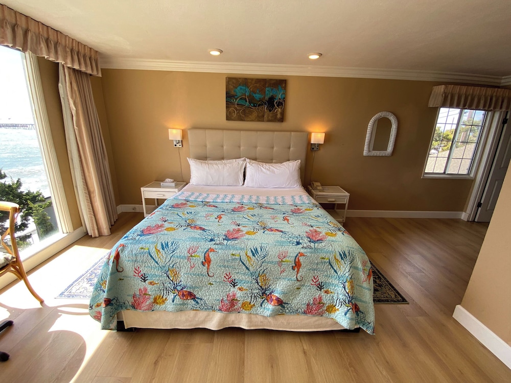 OCEAN VIEW TWO ROOM JACUZZI SUITE #12