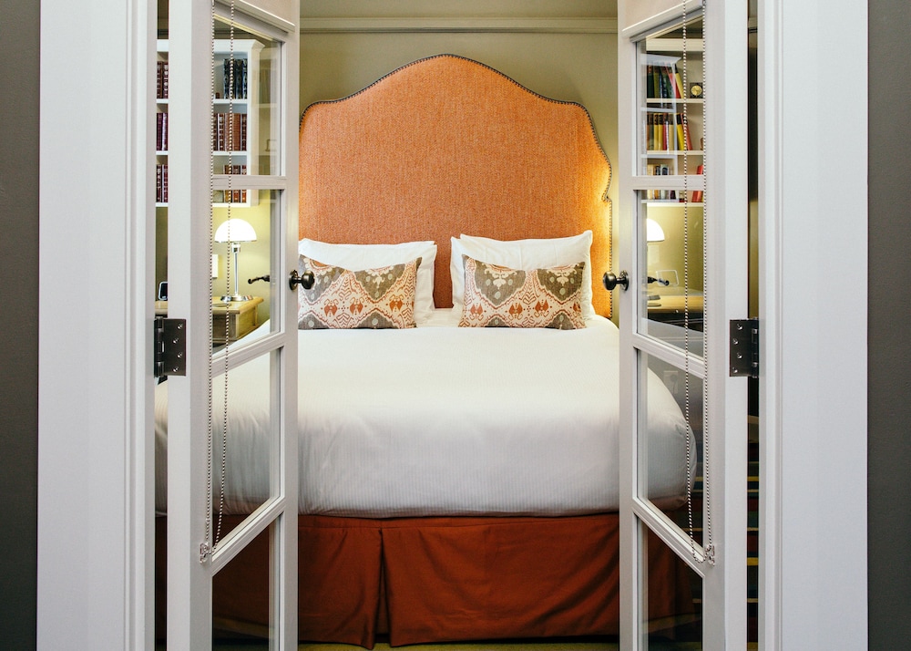Deluxe Suite, 1 King Bed photo 2