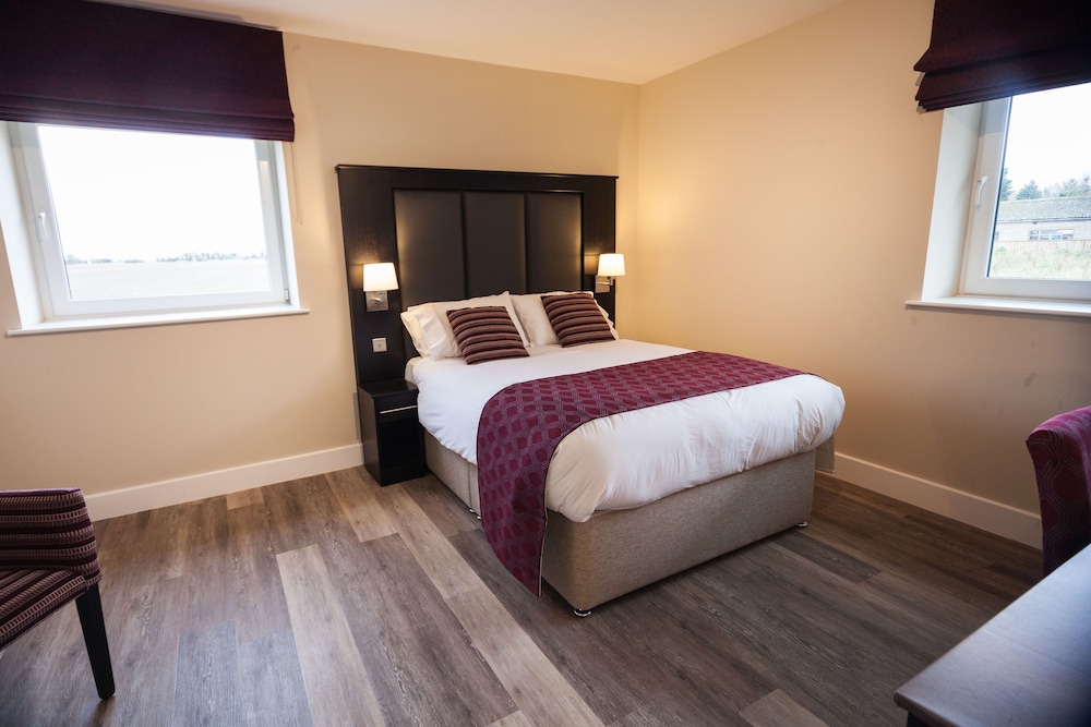 Executive Double Or Twin Room, Accessible, Ensuite - Photo 1