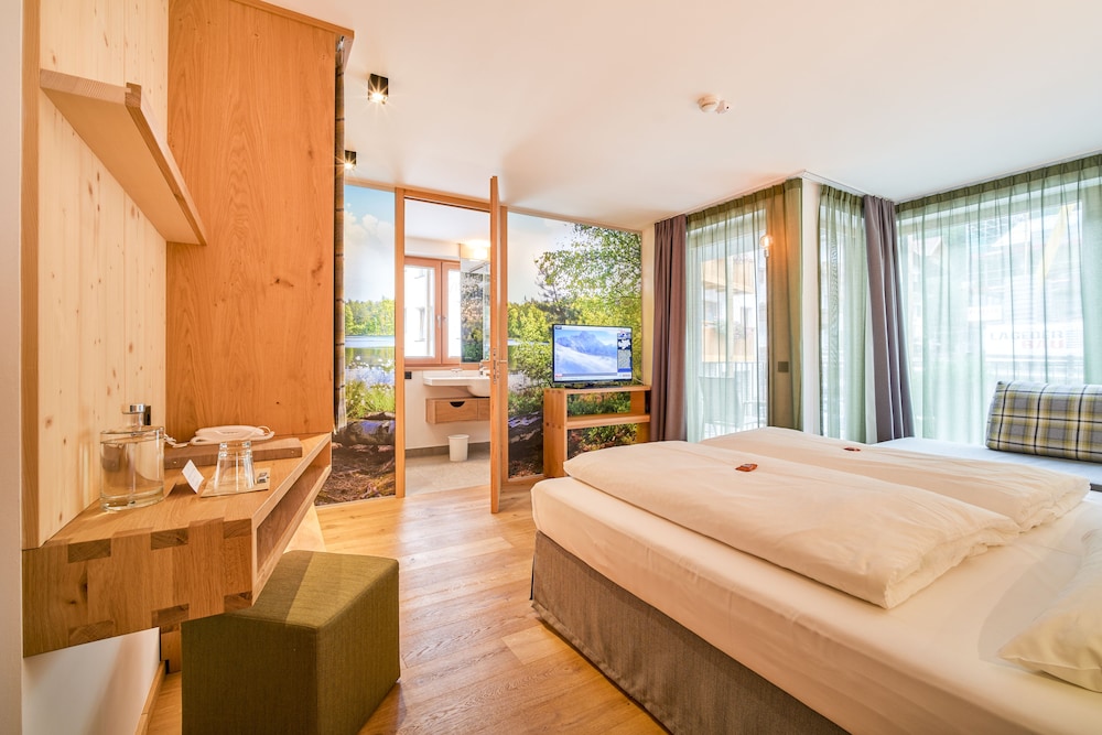 Superior Double Room, Terrace, Mountain View (Deluxe) photo 1