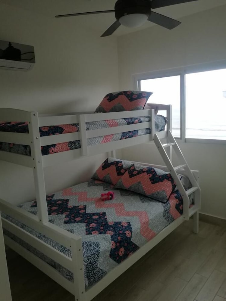 Apartment, 3 Bedrooms, Sea View photo 2