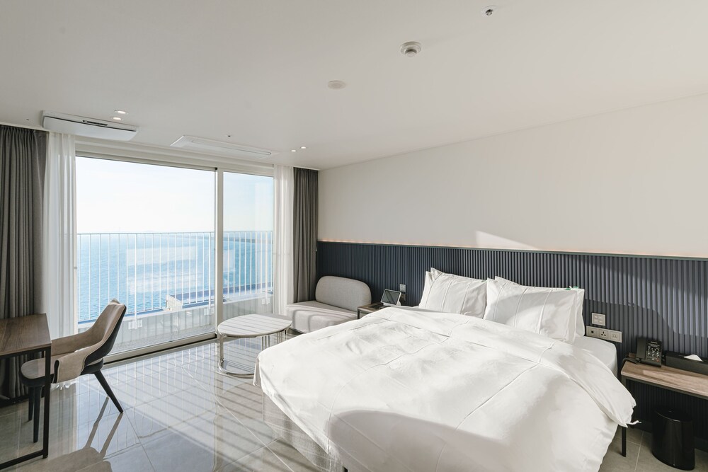 Deluxe Double (Ocean View)