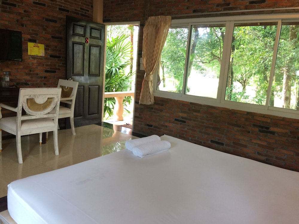 Superior Bungalow photo 2