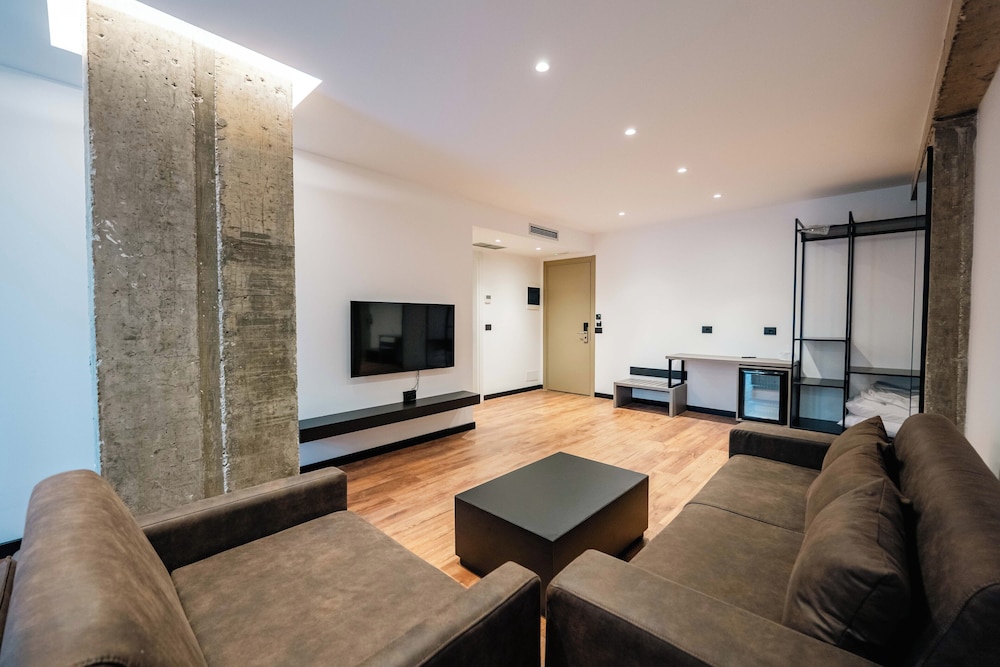Elite Room