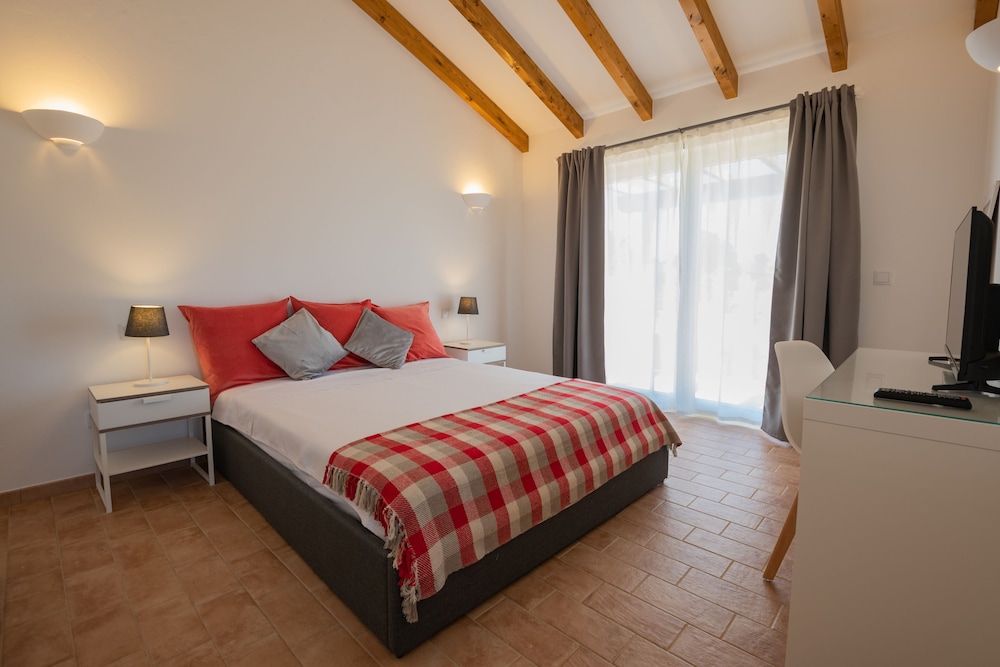 Deluxe Room, Pool View