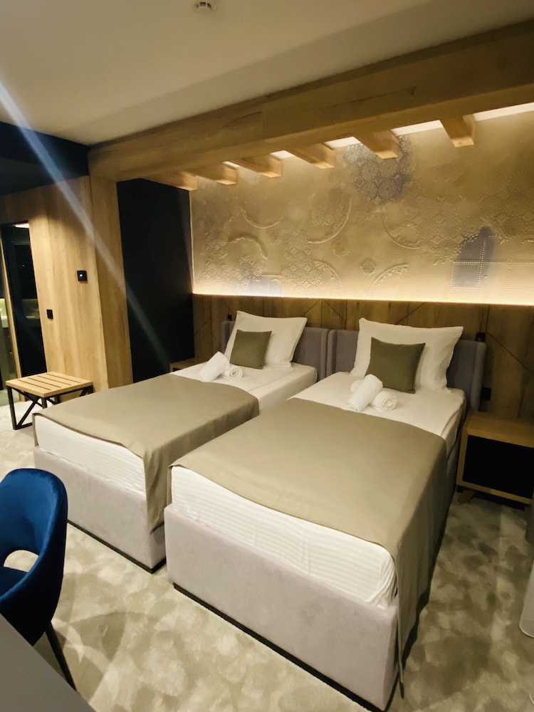 Classic Double or Twin Room photo 3