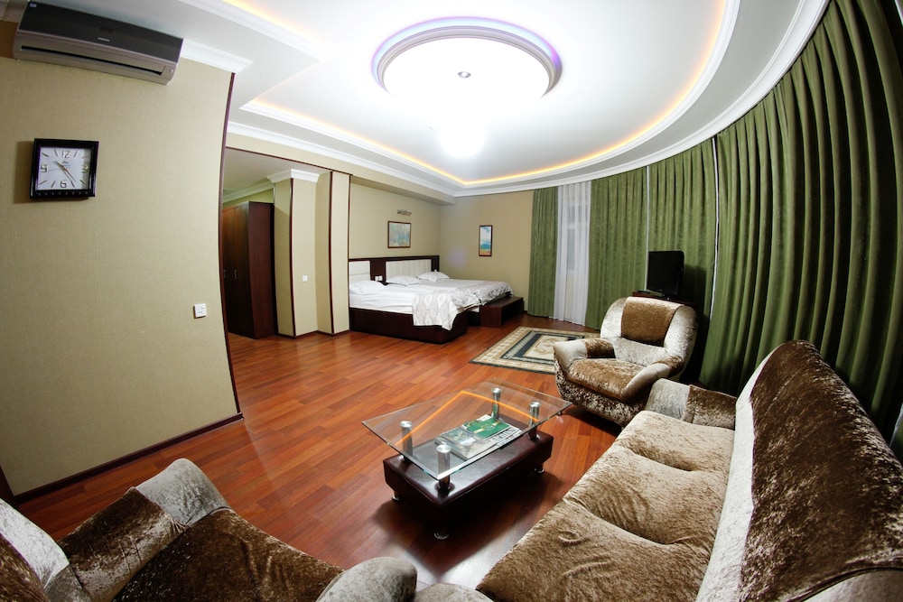 Deluxe Triple Room photo 2