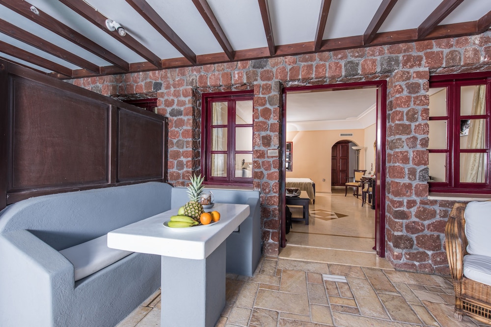 Junior Suite, Garden View - Photo 8