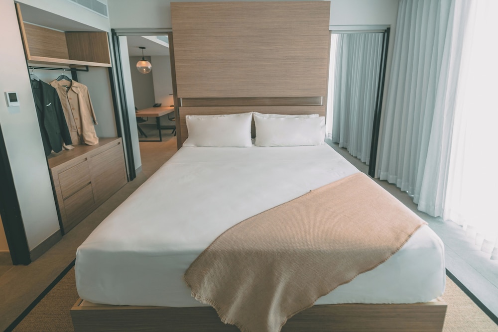 Signature Suite