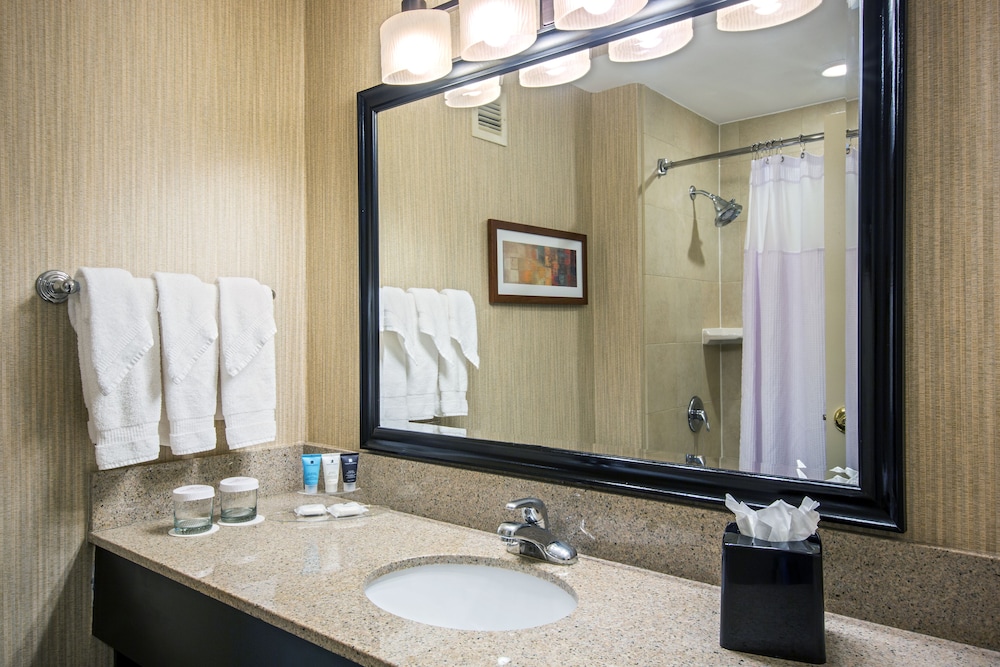 Standard Room, 2 Double Beds, Accessible (Accessible Tub) - Photo 3