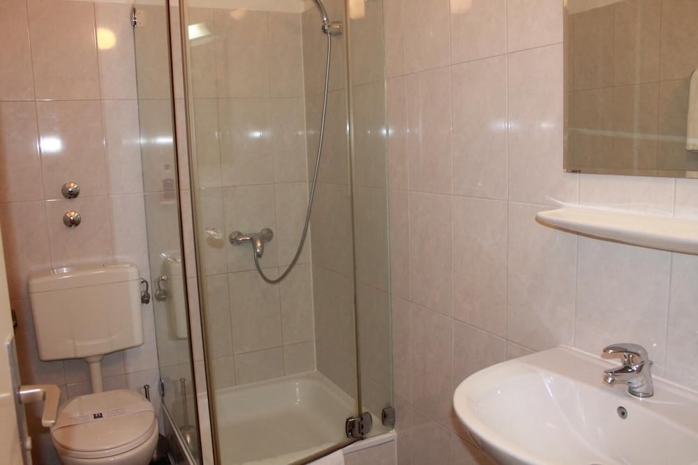 Single Room photo 3