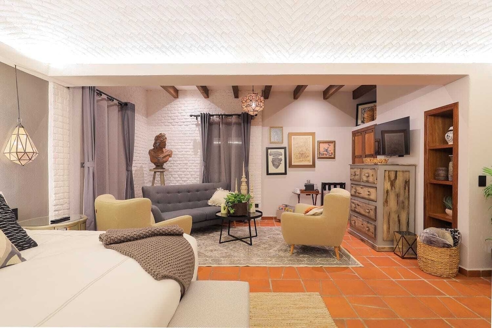 Deluxe Studio Suite photo 3
