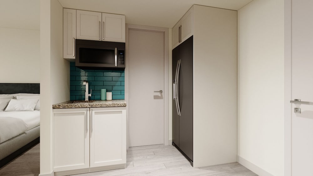 Pinnacle Ocean View Deluxe King Efficiency Accessible - Photo 2