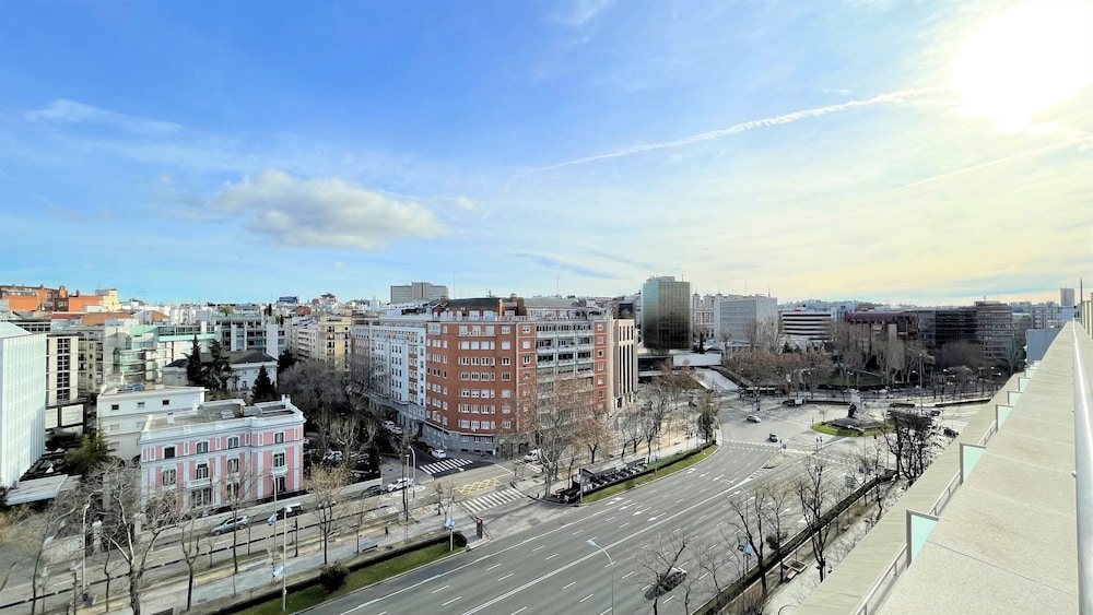 Junior Suite, 1 King Bed (Castellana View, Club Lounge Access)