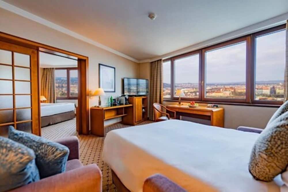 Premium Studio Suite - Photo 3