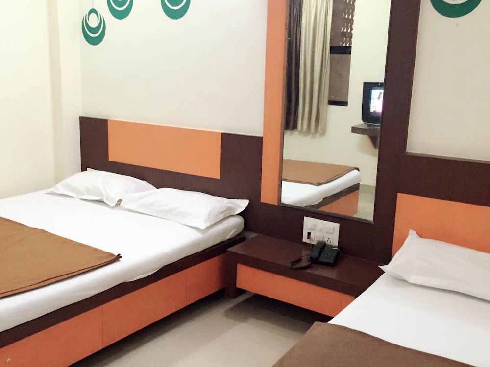 Standard Triple Room, Multiple Beds photo 2