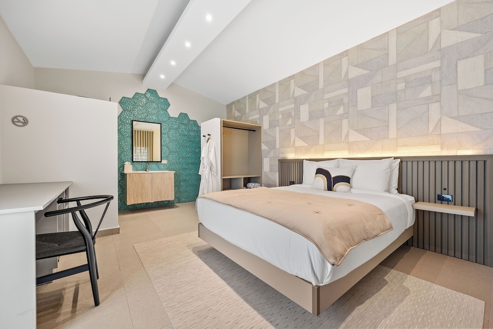 Superior Room, 1 Queen Bed