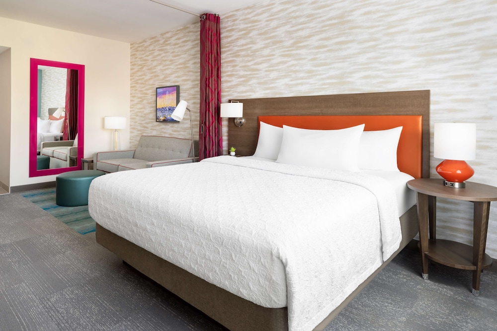 Studio Suite, 1 King Bed, Accessible, Bathtub - Photo 10