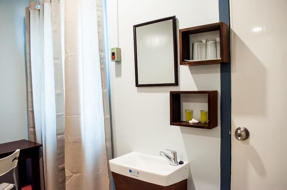 Standard Single Room - Photo 2