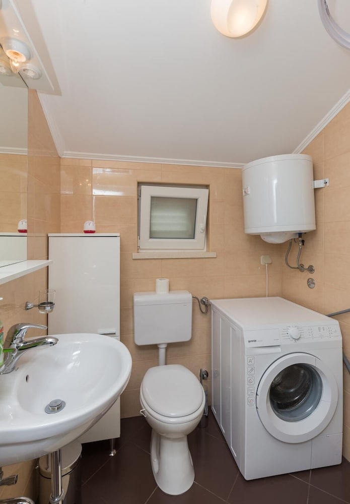 Apartment (One Bedroom Apartment With Balcony An) photo 2