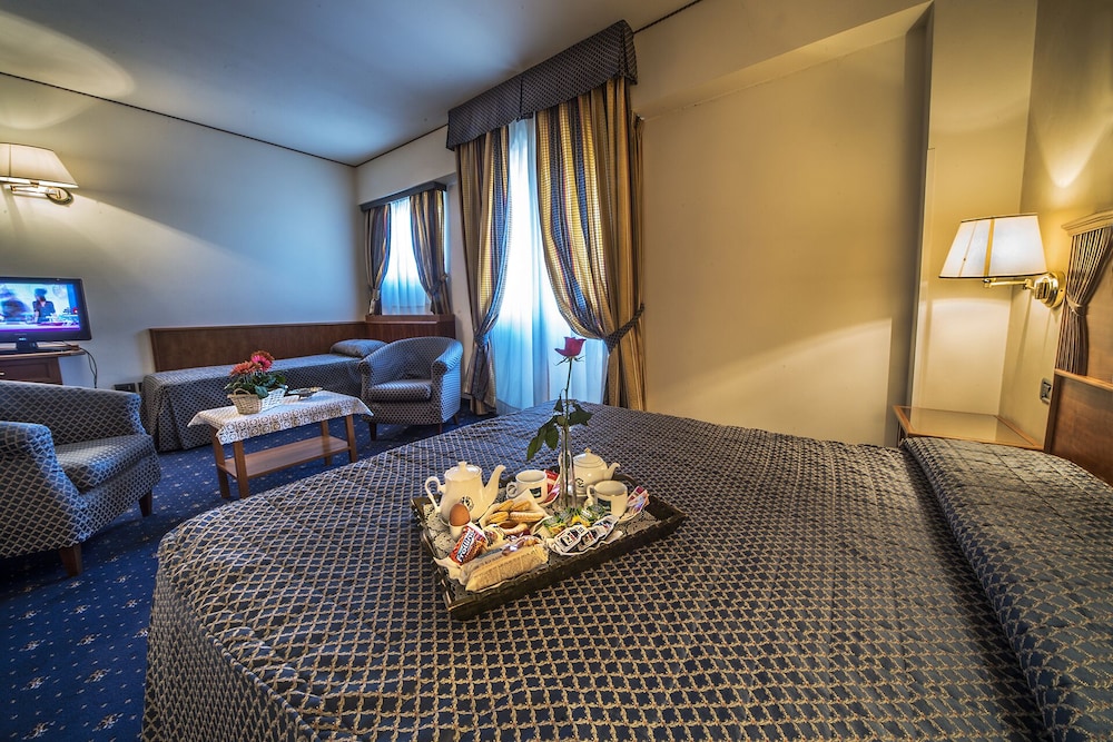 Family Quadruple Room - Photo 4