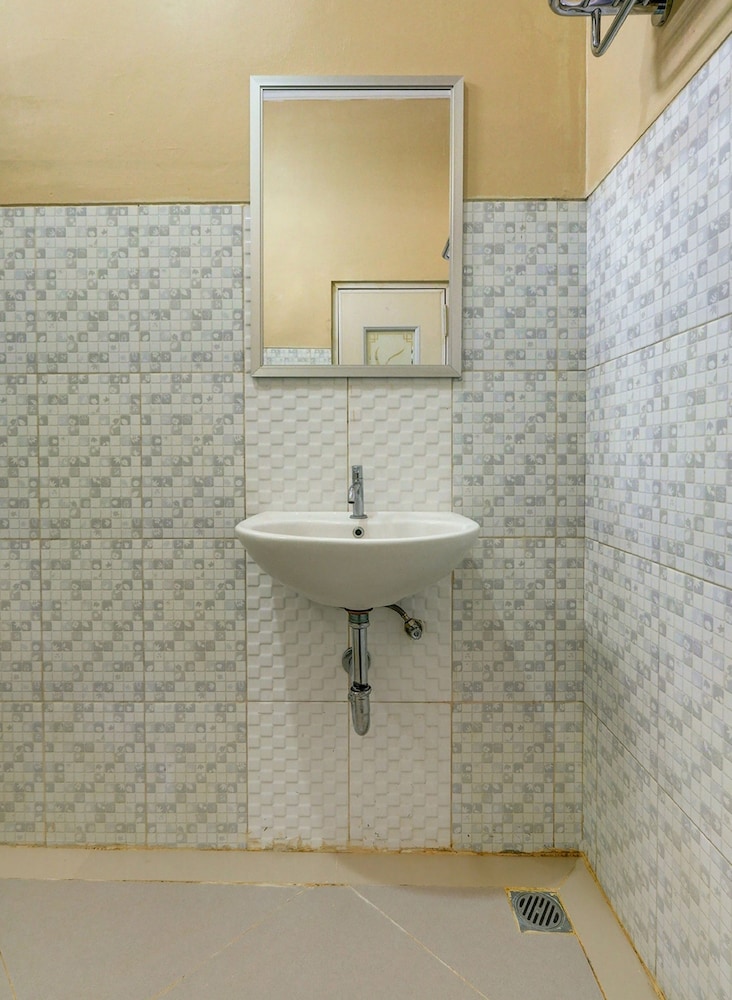 Standard Double Room - Photo 7