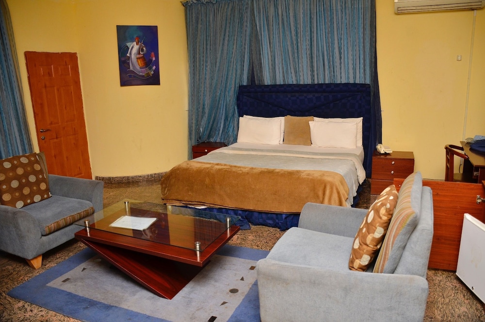 Basic Single Room, 1 Double Bed photo 3