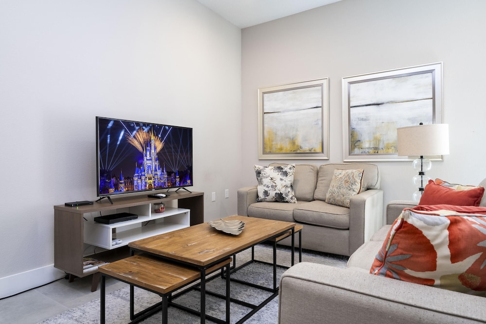 Magical Themed House Just 5 Minutes to Disney Free BBQ Pool Access, 사진 25