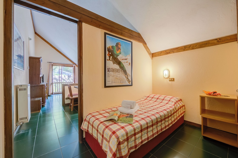 Family Studio, Mountainside (Grange Hike & Ski - 47D Sestriere)