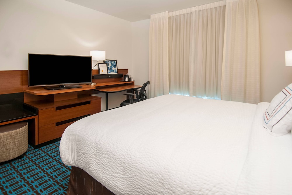 Room, 1 King Bed - Photo 2