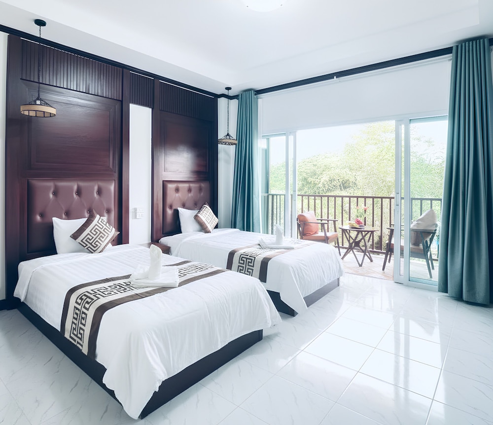 Deluxe Double Room, River View