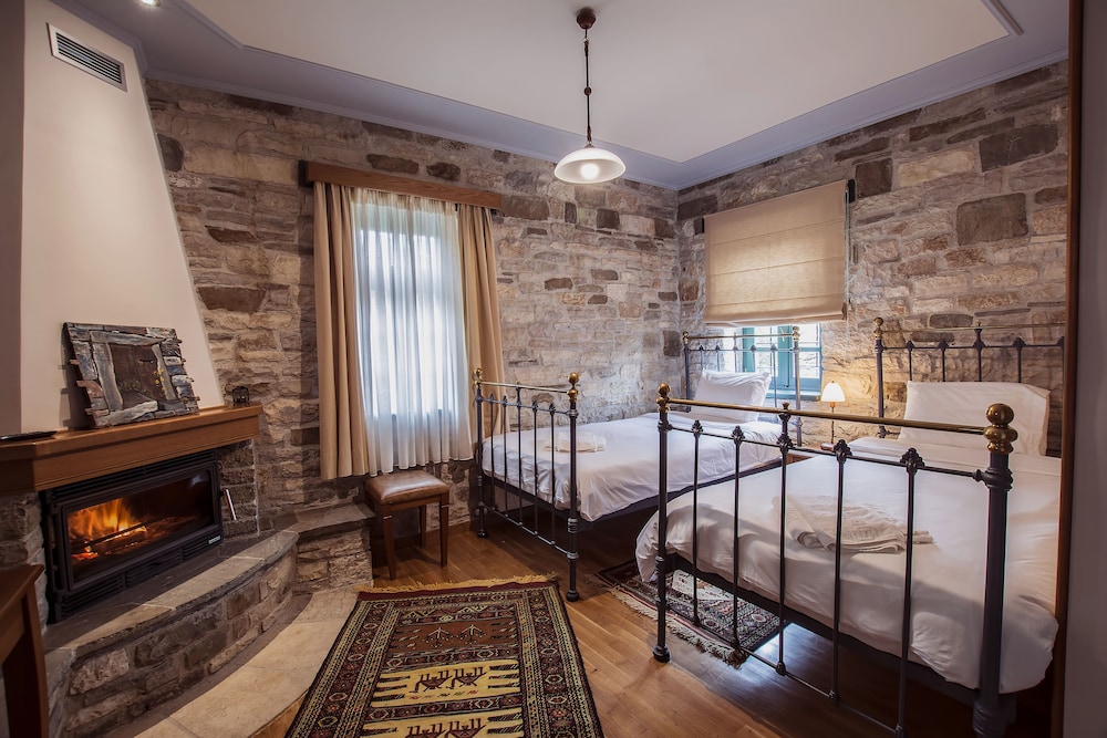Standard Double or Twin Room photo 3