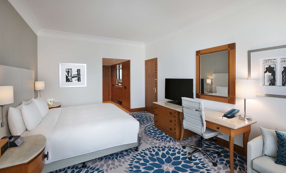 Executive Room, 1 King Bed, Sea View - Photo 3