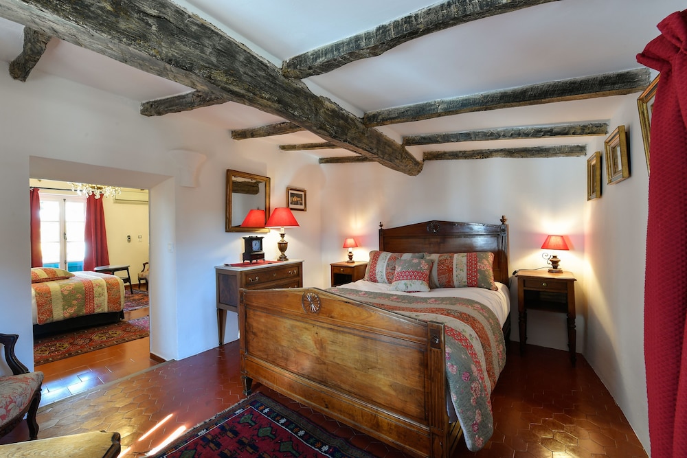 Suite, Ensuite (CS) photo 1