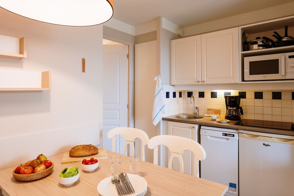 Apartment 6 people - 1 bedroom + 1 sleeping alcove - Terrace or Balcony - sea view Renovated photo 2