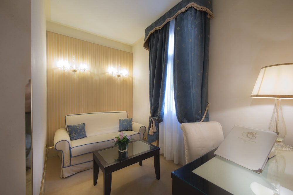 Junior Suite (Triple)