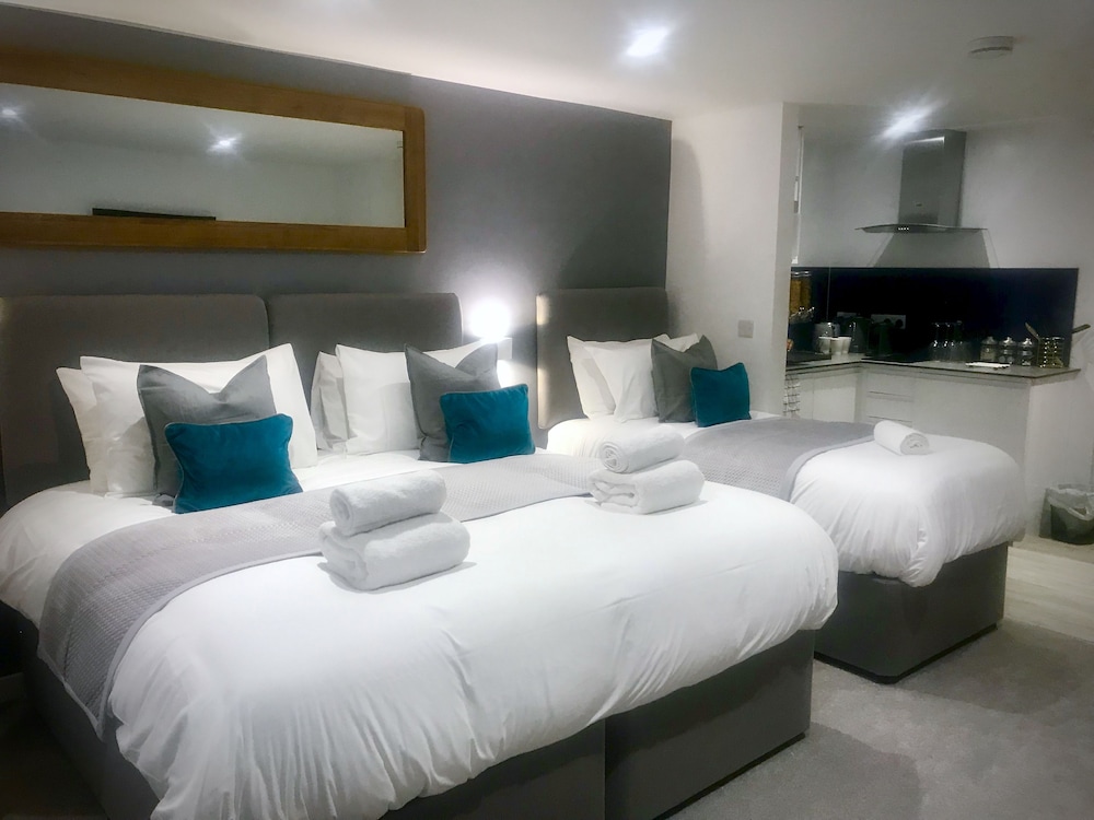 Family Studio Suite, Multiple Beds (102) photo 2
