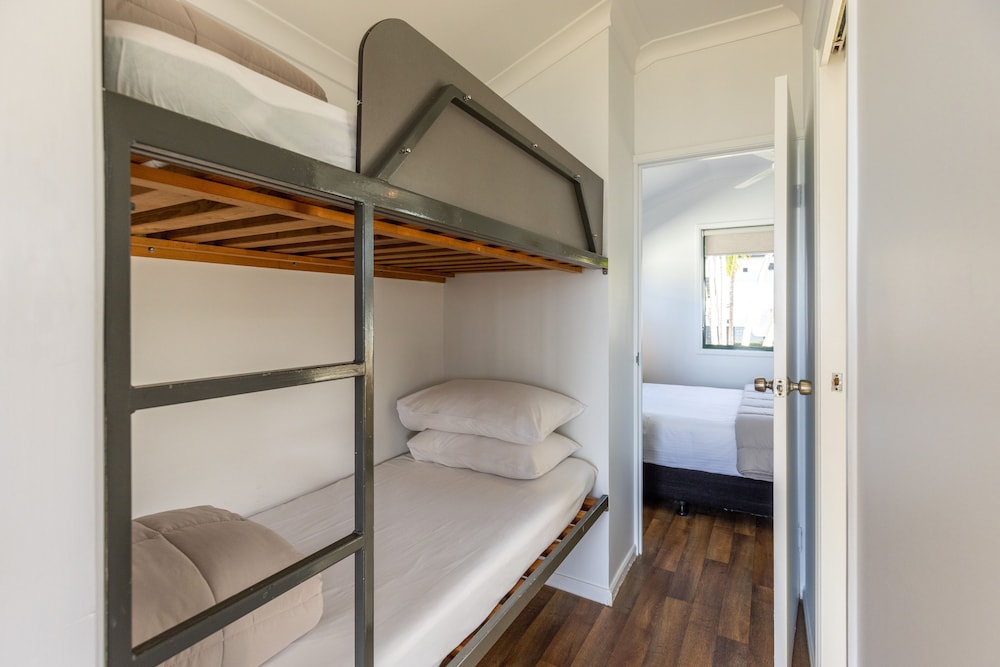Cabin, 1 Bedroom, Beach View photo 2