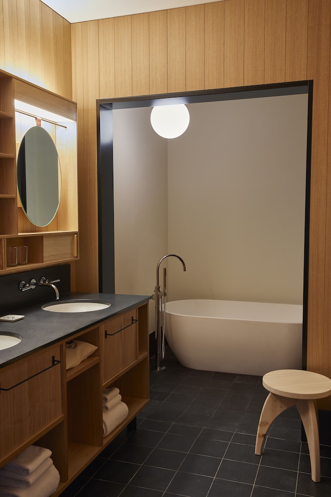 Ace Suite, Non Smoking (Sleeps: 2 adults and 1 child under 12 yrs) - Photo 7