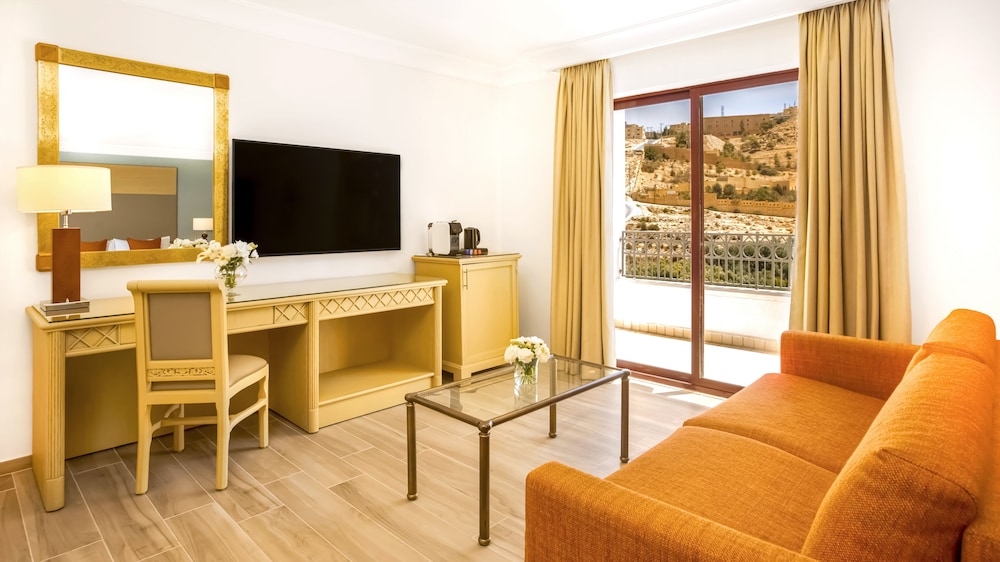 Junior Suite, 1 King Bed - Photo 9