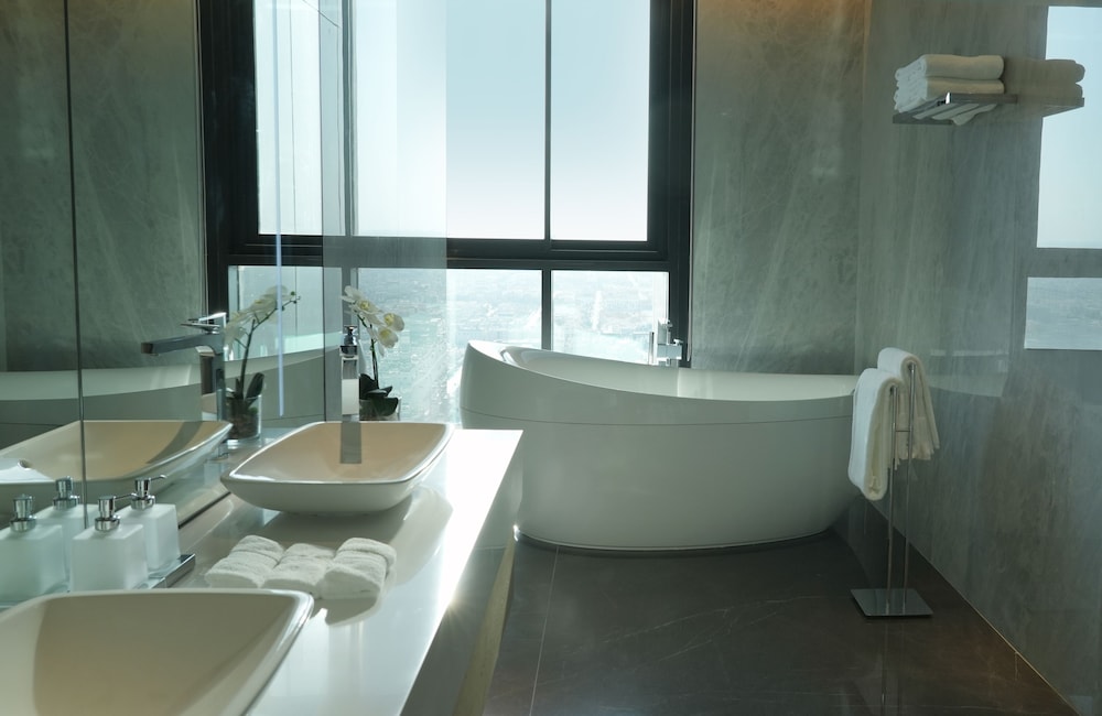 Fairmont, Penthouse thumbnail 5