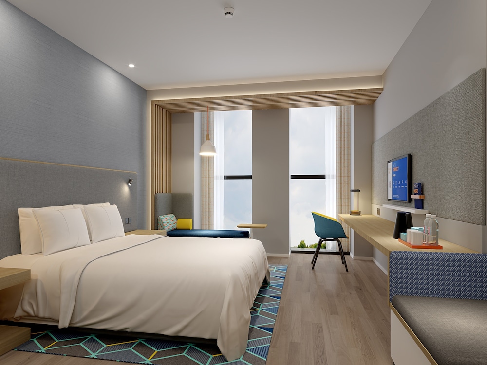 Standard Room, 1 King Bed (Extra Floor Space)